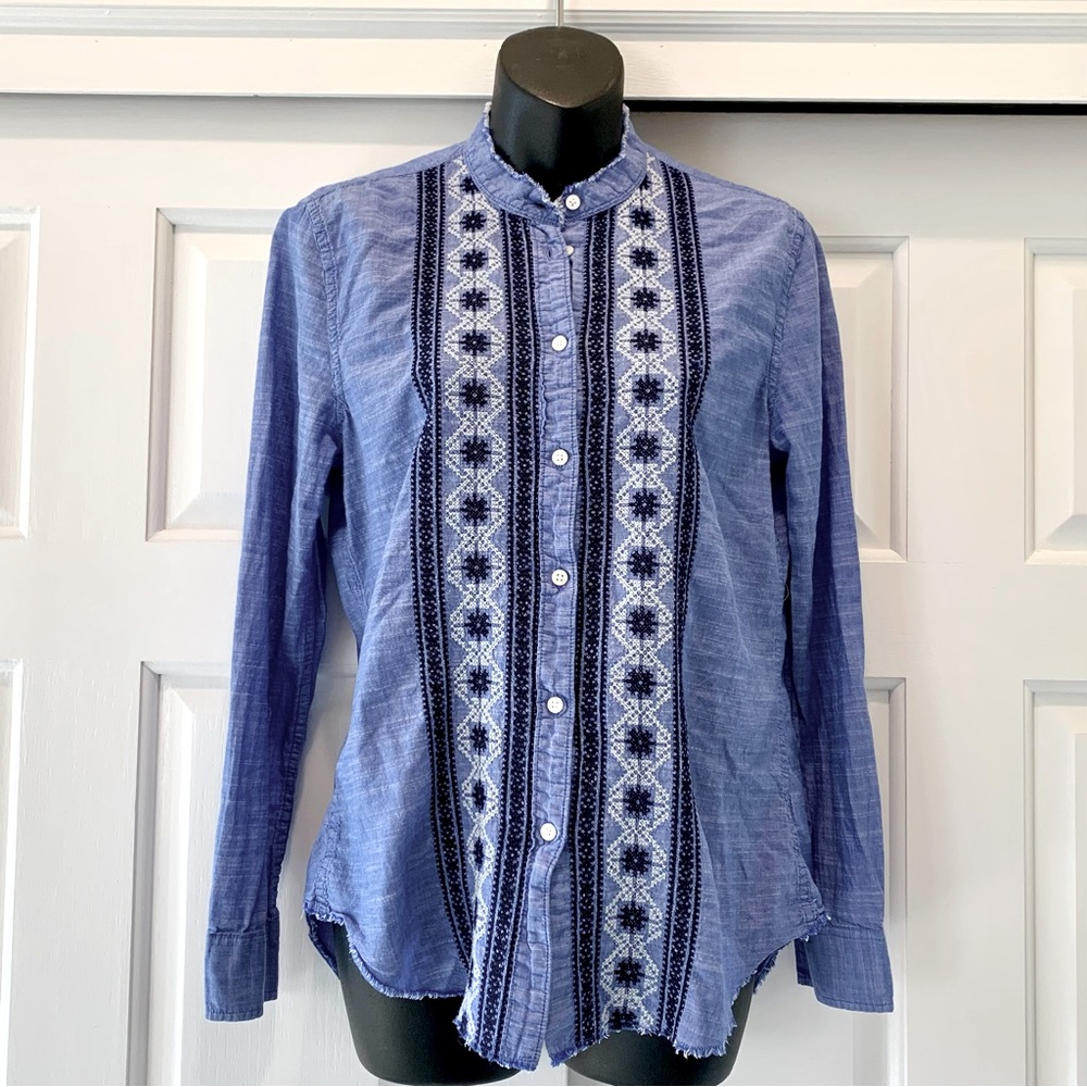 GAP Fitted Boyfriend embroidered band collar button down shirt , size medium - Picture 2 of 8